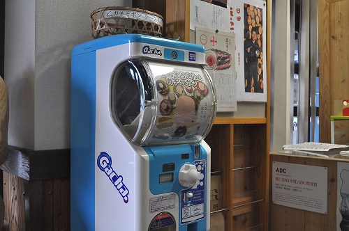 案内所ならでは!その名も「たんそうさんガチャポン」