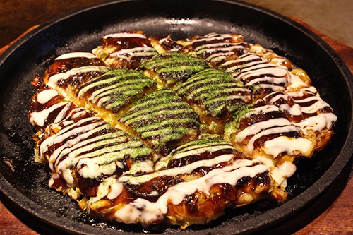 食欲をそそるお好み焼き!