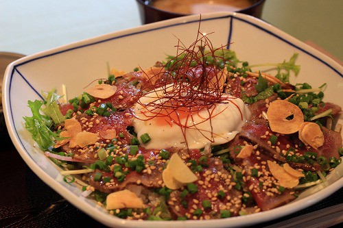 「和くら丼」(コーヒー・杏仁デザート付き) / 1,800円(税込)