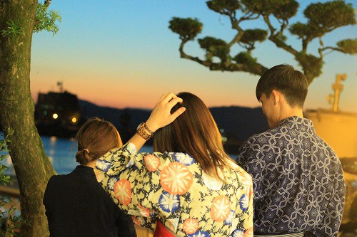 本日、とてもいい夕焼けでタイの方も色浴衣でご満悦