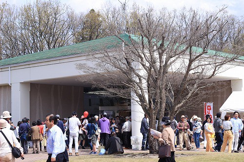 沢山のお客様がお越しです。