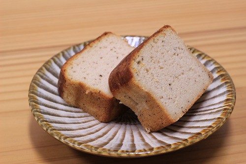一見普通のケーキですが、食べると分かります。
