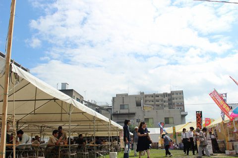 気持ちいい空が顔を出しています。
